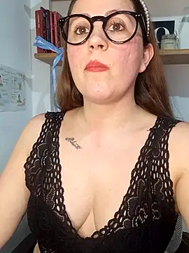 Snapshot of SofiEsteves chatting on 06/29/26, 06:18 SofiEsteves online show from 06/29/26, 06:18