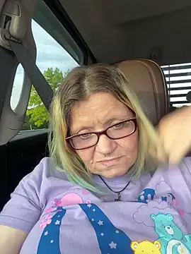 lindzybella online show from 04/30/26, 11:42