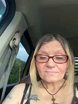 lindzybella online show from 05/15/26, 11:25