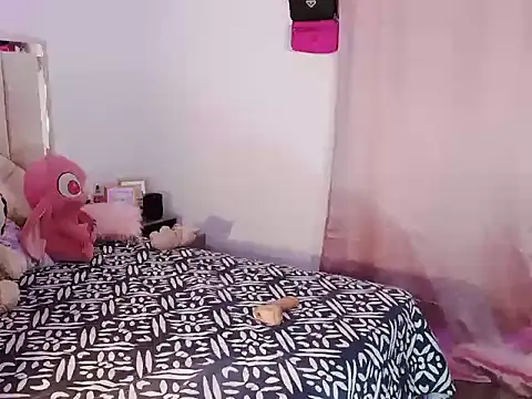 titania1502 online show from 12/17/25, 09:09