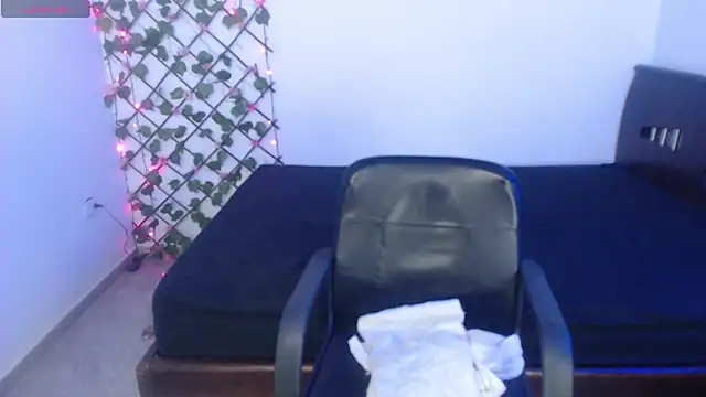 latin mommy  online show from 12/22/25, 01:22