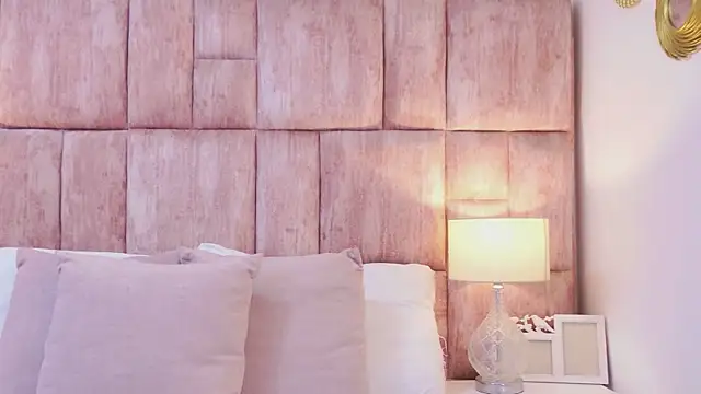 Snapshot of ScarlettFoox chatting on 04/08/26, 12:17 ScarlettFoox online show from 04/08/26, 12:17