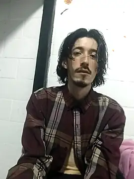 sk8-boy online show from 04/13/26, 10:47