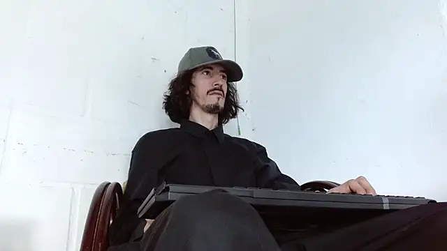 sk8-boy online show from 06/19/26, 03:40