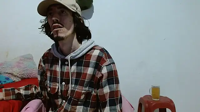 sk8-boy online show from 07/05/26, 12:26