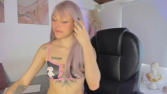 Amelie Wine online show from 02/09/26, 03:32