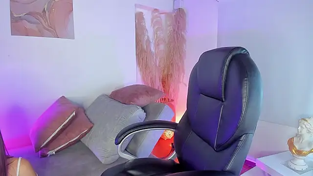 Amelie Wine online show from 03/19/26, 04:18