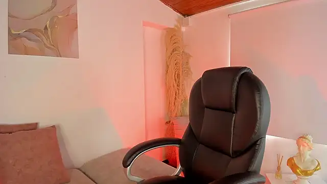 Amelie Wine online show from 02/11/26, 03:56