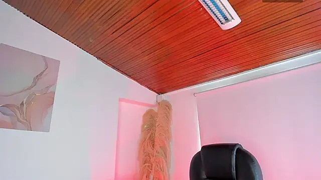 Amelie Wine online show from 02/25/26, 03:12