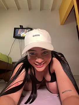 SaharaArisa online show from 12/20/25, 08:44