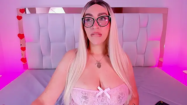 CamilleJuicy  online show from 04/16/26, 12:06