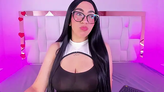 Snapshot of CamilleJuicy_ chatting on 05/15/26, 12:58 CamilleJuicy online show from 05/15/26, 12:58