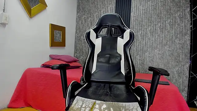 Snapshot of King_BBC09 chatting on 12/18/25, 08:56 King BBC09 online show from 12/18/25, 08:56