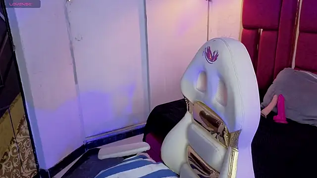 Snapshot of morgana_white chatting on 02/13/26, 07:36 morgana white online show from 02/13/26, 07:36