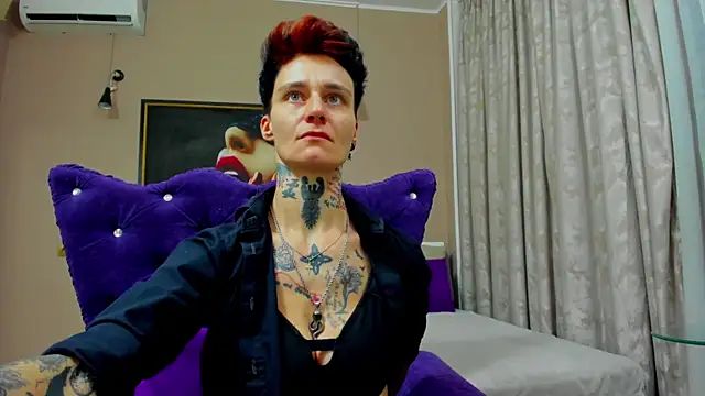 Snapshot of KennyXSX chatting on 12/17/25, 08:03 KennyXSX online show from 12/17/25, 08:03