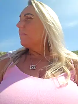 Snapshot of theblondecocklover chatting on 05/25/26, 12:59 theblondecocklover online show from 05/25/26, 12:59