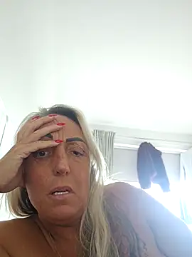 Snapshot of theblondecocklover chatting on 05/16/26, 06:34 theblondecocklover online show from 05/16/26, 06:34