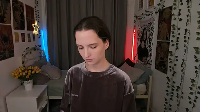 Ariadna Shy online show from 09/13/25, 10:21