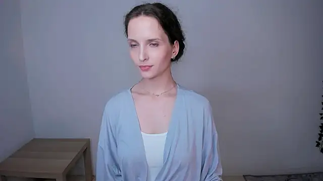 Snapshot of Ariadna_Shy chatting on 06/13/26, 10:19 Ariadna Shy online show from 06/13/26, 10:19