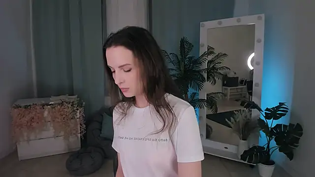 Ariadna Shy online show from 10/04/25, 09:05