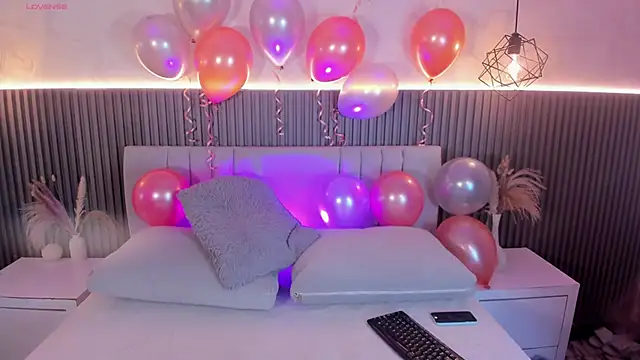 Snapshot of CharloteBrown_ chatting on 01/16/26, 04:27 CharloteBrown online show from 01/16/26, 04:27