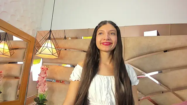 Snapshot of CharloteBrown_ chatting on 12/23/25, 03:39 CharloteBrown online show from 12/23/25, 03:39