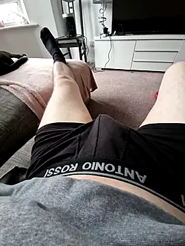 hereshappyguy67 online show from 12/17/25, 01:38