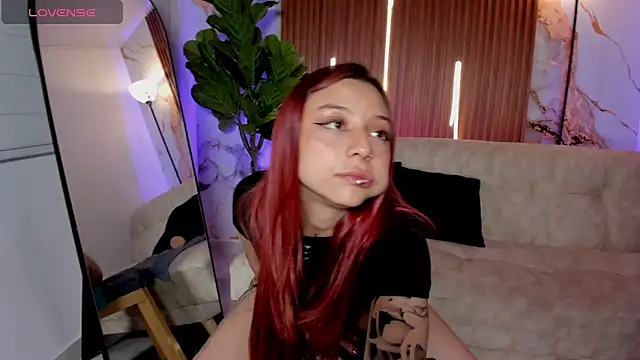 Snapshot of Nickie_reed_ chatting on 05/12/26, 10:05 Nickie reed online show from 05/12/26, 10:05
