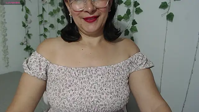 Snapshot of christy_ant chatting on 02/03/26, 06:13 christy ant online show from 02/03/26, 06:13