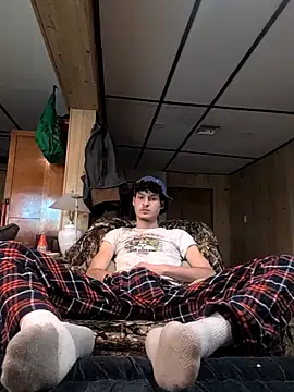 Snapshot of B8RHUNG chatting on 12/17/25, 07:52 B8RHUNG online show from 12/17/25, 07:52