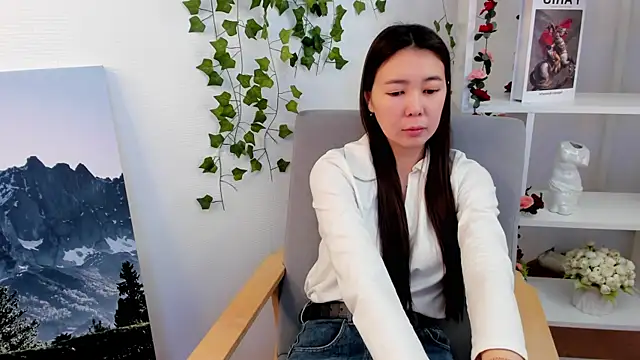 Snapshot of BettinaHuus chatting on 12/17/25, 05:45 BettinaHuus online show from 12/17/25, 05:45