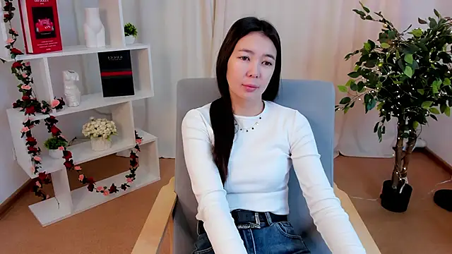 Snapshot of BettinaHuus chatting on 12/19/25, 05:21 BettinaHuus online show from 12/19/25, 05:21