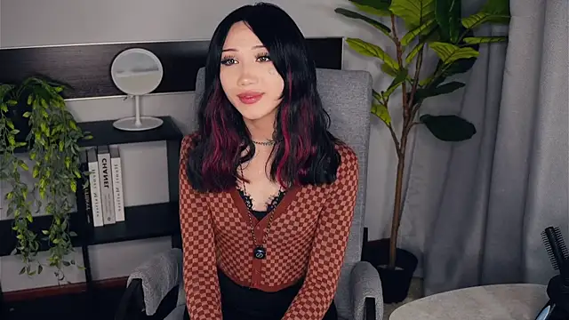 Snapshot of KendraBorland chatting on 12/17/25, 02:55 KendraBorland online show from 12/17/25, 02:55