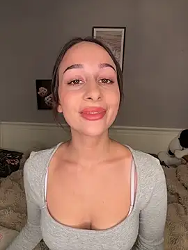 ChiaraSommer online show from 03/29/26, 04:30