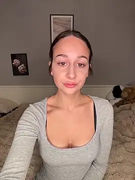 ChiaraSommer online show from 03/22/26, 06:09