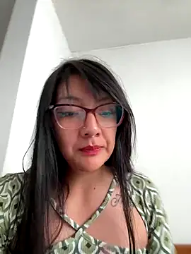 mia moondark online show from 12/22/25, 02:39