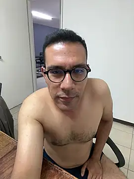Snapshot of AdrianGarcia89 chatting on 06/11/26, 02:53 AdrianGarcia89 online show from 06/11/26, 02:53