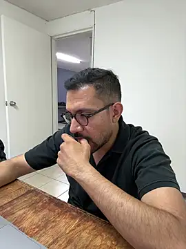 AdrianGarcia89 online show from 05/19/26, 01:10