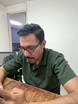 AdrianGarcia89 online show from 04/15/26, 01:22