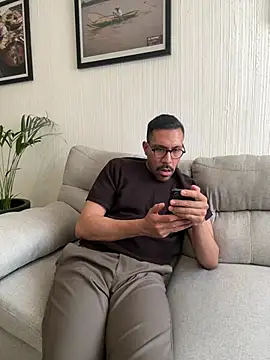 AdrianGarcia89 online show from 04/18/26, 07:07