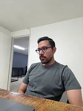 AdrianGarcia89 online show from 04/14/26, 12:37