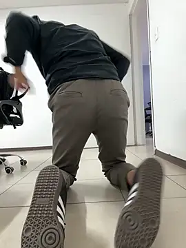 AdrianGarcia89 online show from 04/10/26, 02:18