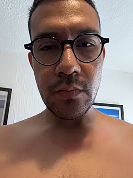 Snapshot of AdrianGarcia89 chatting on 06/07/26, 11:43 AdrianGarcia89 online show from 06/07/26, 11:43