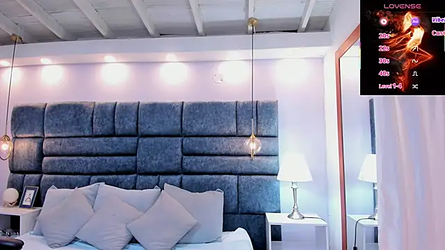 Snapshot of ateneaa_dioosa chatting on 02/16/26, 11:53 ateneaa dioosa online show from 02/16/26, 11:53