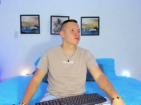 ethan flame1 online show from 12/18/25, 03:49