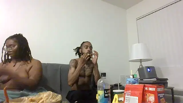 AverageAnt  online show from 02/25/26, 04:45