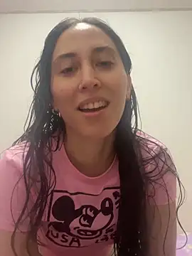 Snapshot of LatinDoll8 chatting on 06/10/26, 01:29 LatinDoll8 online show from 06/10/26, 01:29