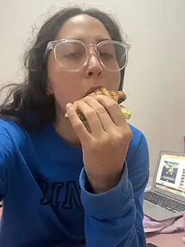 LatinDoll8 online show from 05/07/26, 03:44