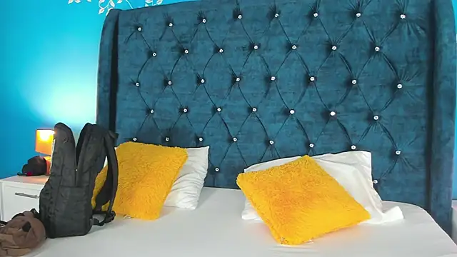 Snapshot of Issa_Clark01 chatting on 02/10/26, 09:25 Issa Clark01 online show from 02/10/26, 09:25