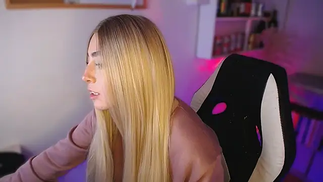 channel blondee online show from 05/07/26, 12:15
